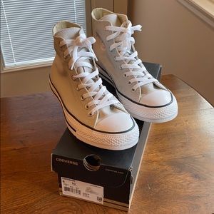 Converse high tops. NWOT. Unisex.